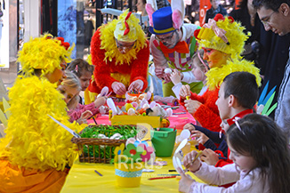 Risus-event-za-uskrs-u-arena-centar-kreativna-radionica-ukrašavnjae-pisanica