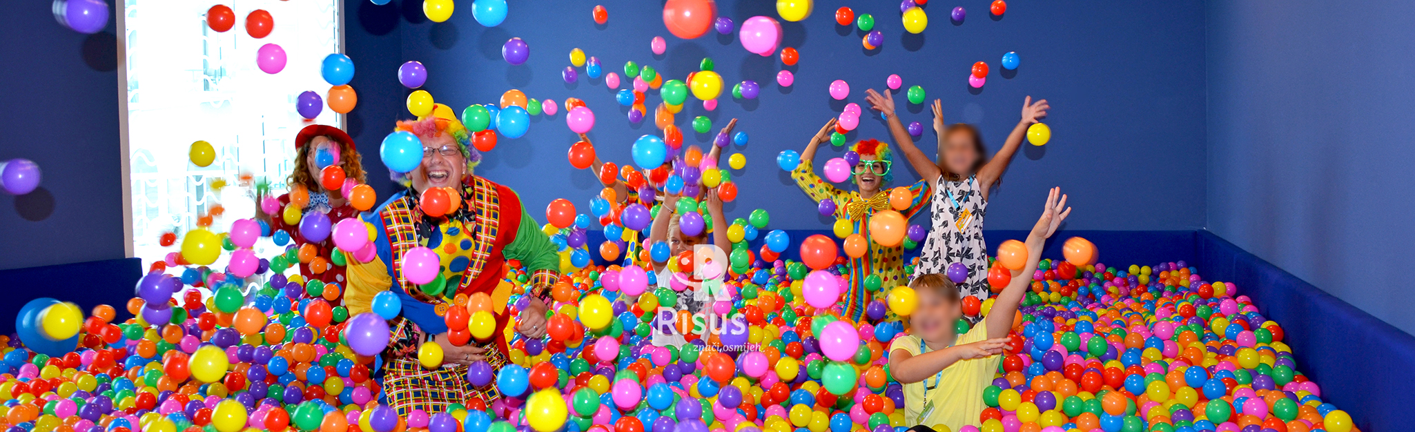 bazen s lopticama hotel lisanj risus animacija