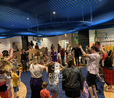 risus-animacija-minidisko-za-djecu-roditelji-plesu-hotel-lišanj